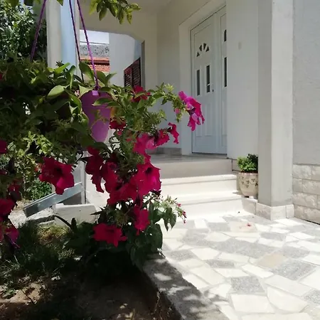 Lucija 2 Apartment *