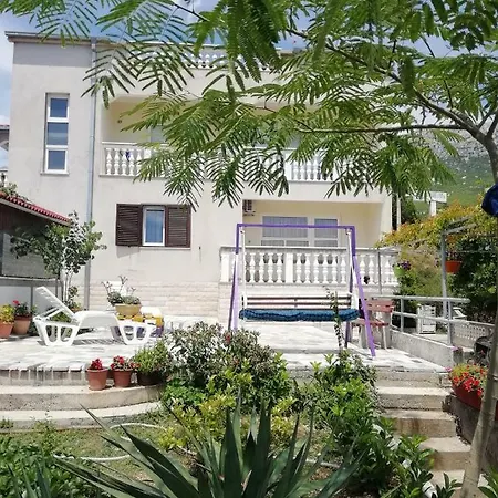 Lucija 2 *